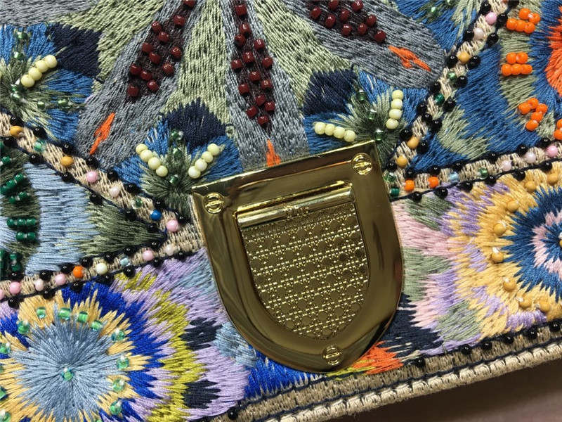 diorama embroidery bag - Image 3