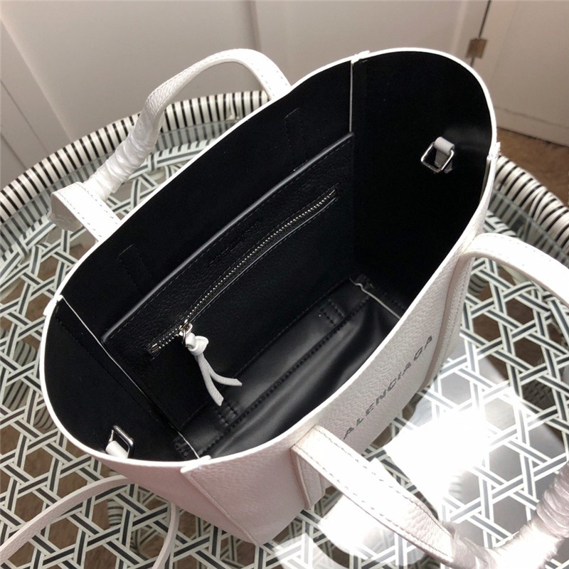 balenciaga tote bag small everyday replica bags - Image 7