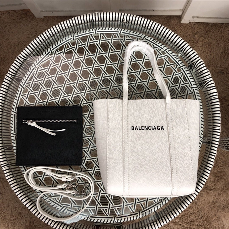 balenciaga tote bag small everyday replica bags - Image 9