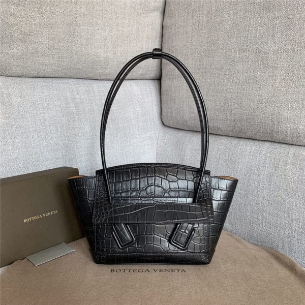 bottega veneta arco mini crocodile black