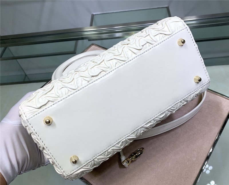 lady Dior embroidered white bag - Image 4