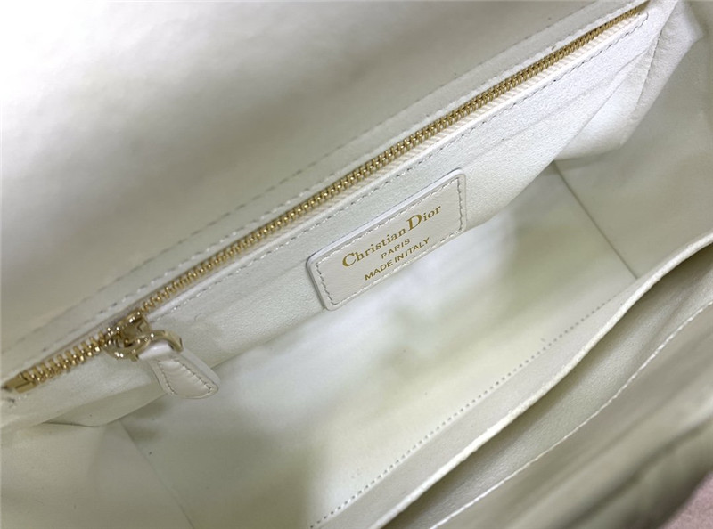 lady Dior embroidered white bag - Image 6