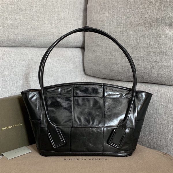 bottega veneta arco slouch bag