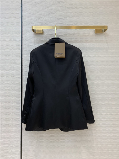 Burberry suit women - Image 6