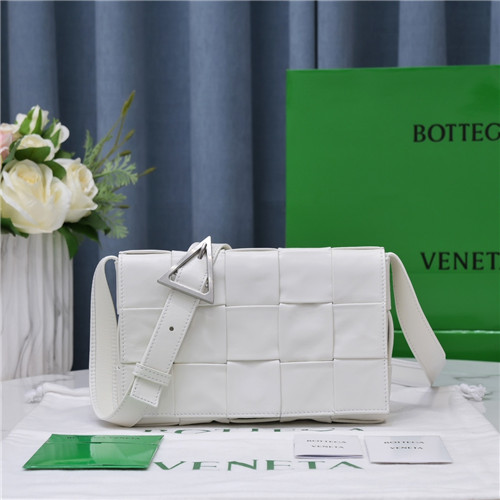 bottega veneta bv cassette bag