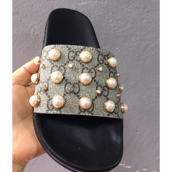 Gucci pearl best sale slides 39