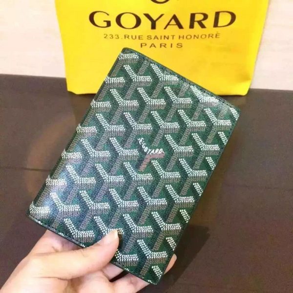 Classic Grenelle Passport Wallet Green